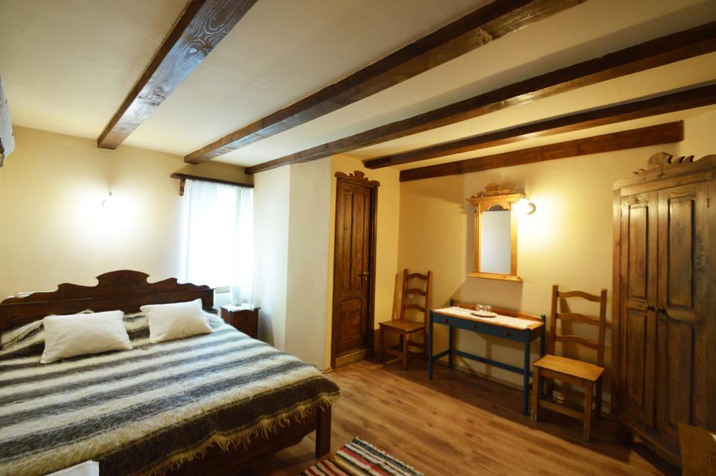Arts And Crafts Guesthouse Baia Sprie Exterior foto
