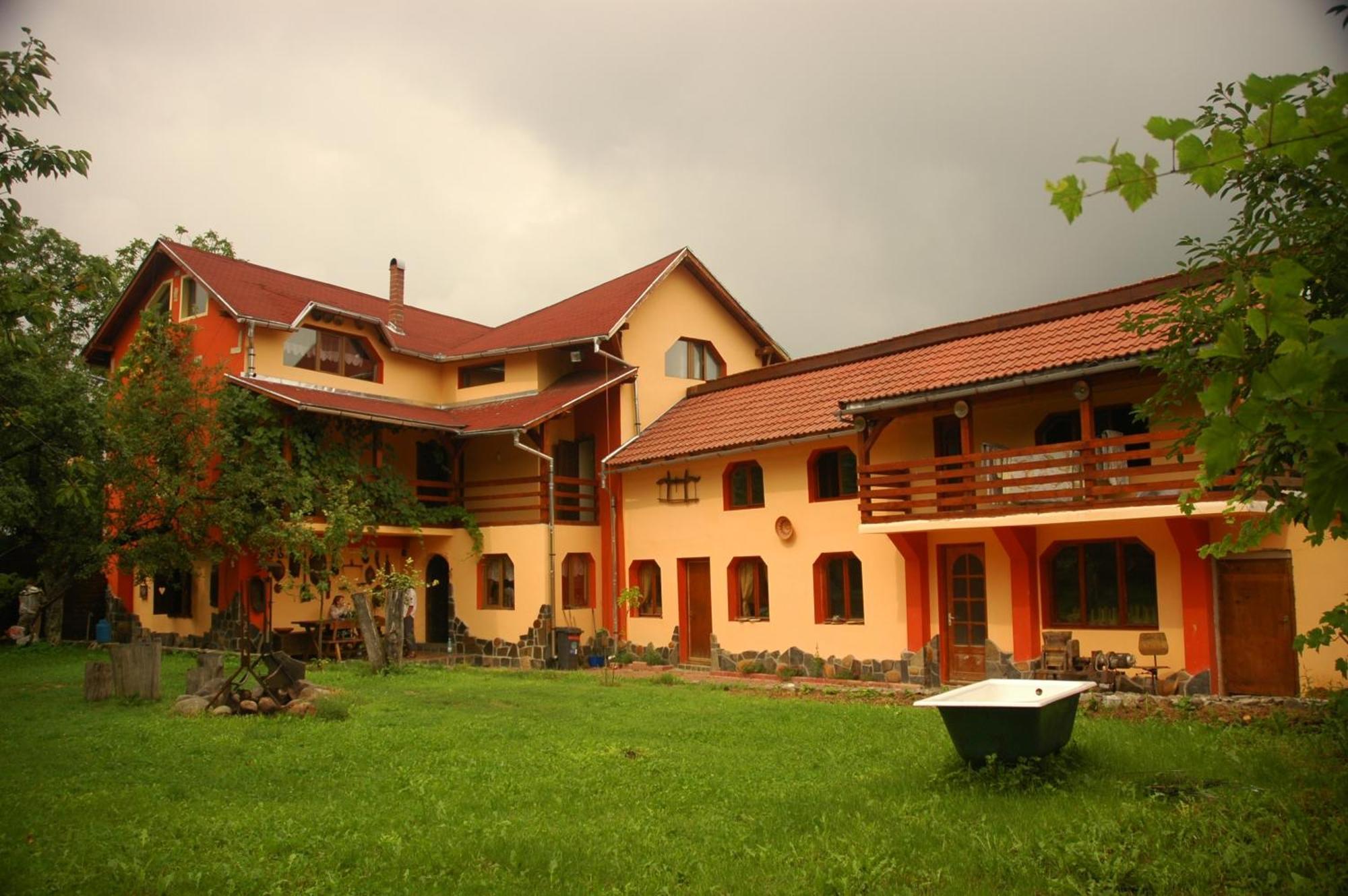 Arts And Crafts Guesthouse Baia Sprie Exterior foto