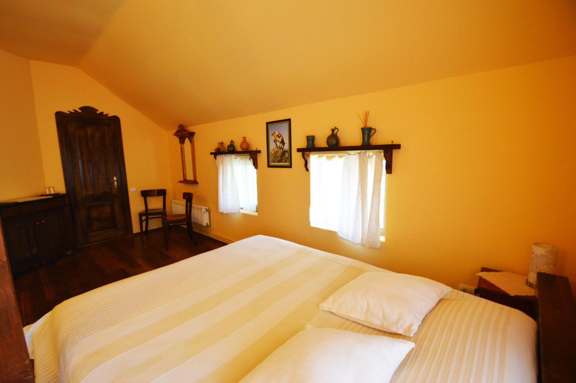 Arts And Crafts Guesthouse Baia Sprie Habitación foto